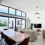 Oasis Blue Canet פרפיניין